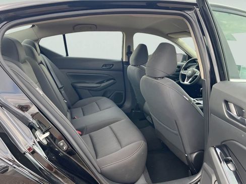 Used 2023 Nissan Altima 2.5 SV image 8