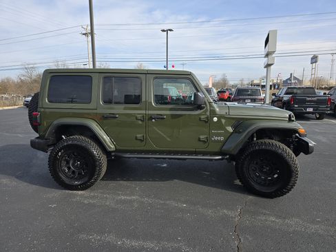 Used 2024 Jeep Wrangler Unlimited Sahara w/ Technology Group image 18
