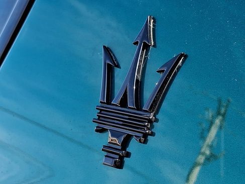 Used 2022 Maserati Levante Modena AWD/4WD image 32