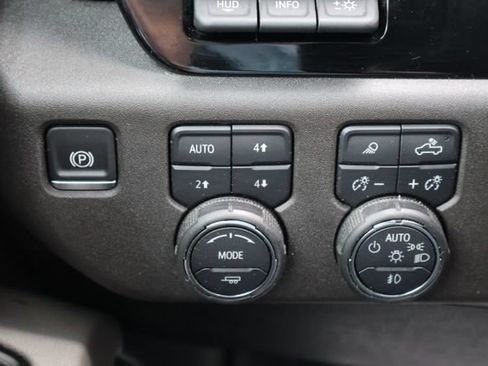Used 2025 Chevrolet Silverado 2500 ZR2 w/ Technology Package AWD/4WD image 16