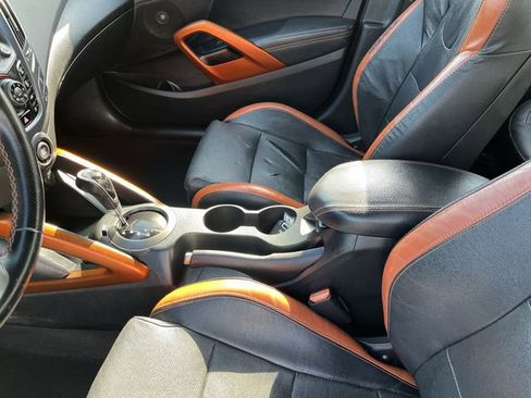 Used 2016 Hyundai Veloster Turbo image 23