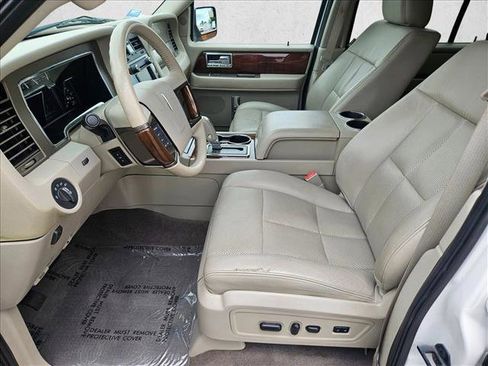 Used 2014 Lincoln Navigator 2WD image 16