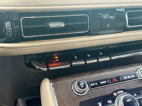 Used 2022 Lincoln Aviator Reserve w/ Equipment Group 201A image 22