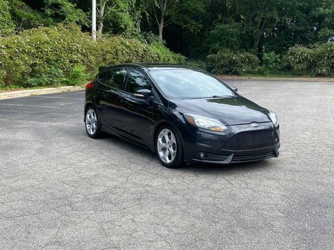 Used 2013 Ford Focus ST FWD image 3