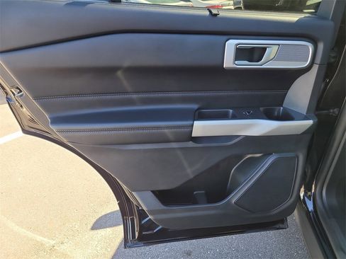 Used 2021 Ford Explorer Limited w/ Equipment Group 301A image 10