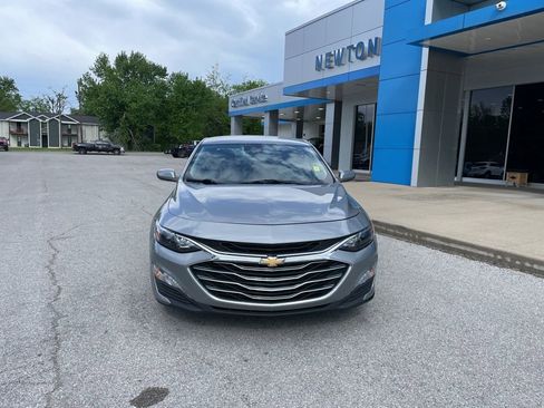 Used 2024 Chevrolet Malibu LT image 3