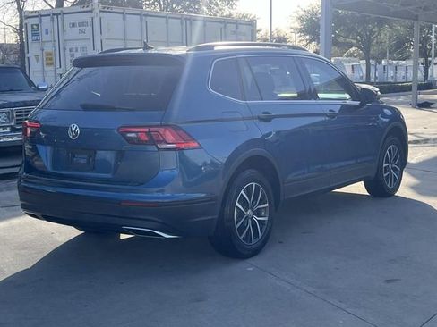 Used 2019 Volkswagen Tiguan SE w/ Panoramic Sunroof Package image 9
