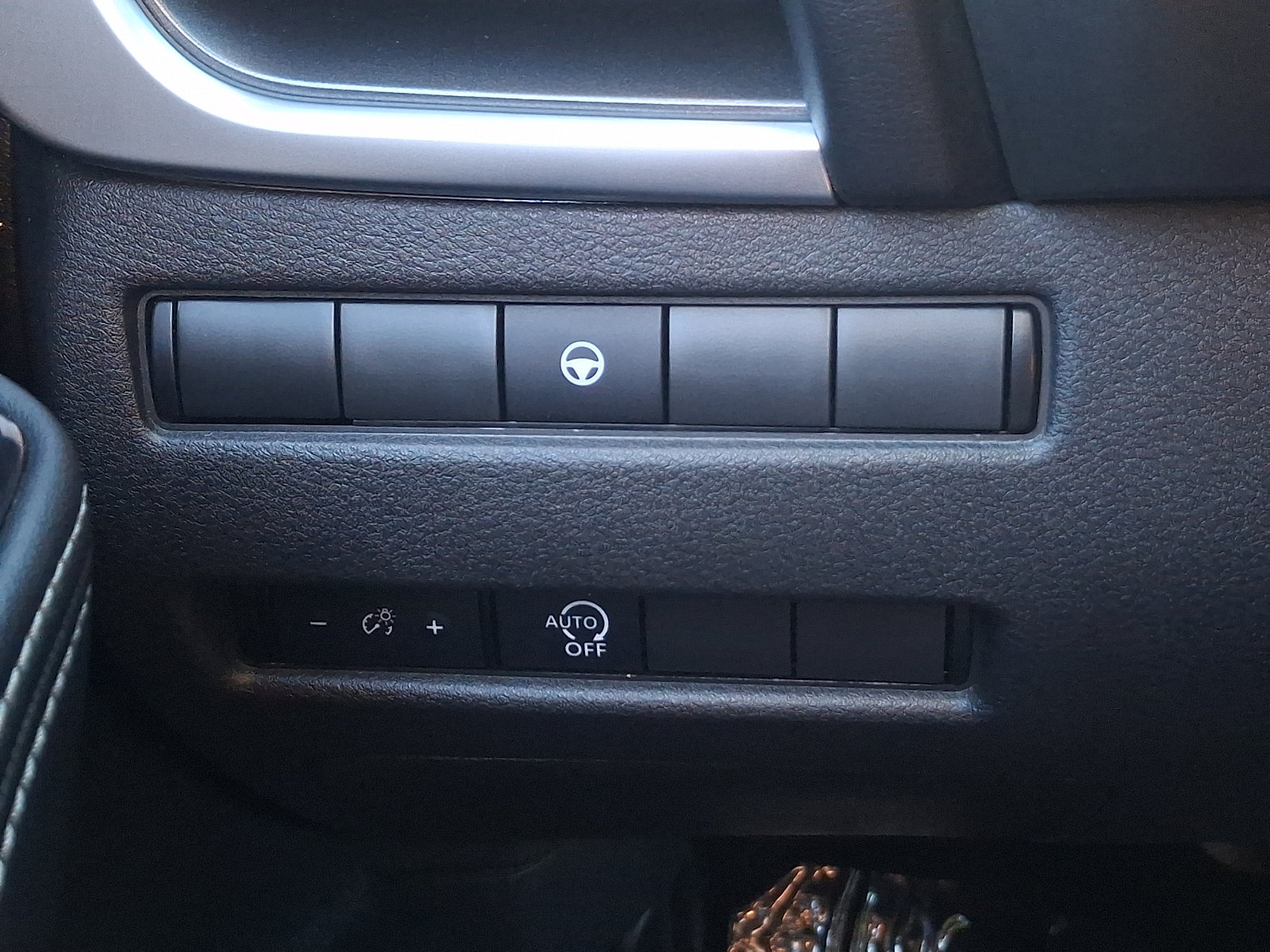 Used 2023 Nissan Rogue SV AWD/4WD image 23