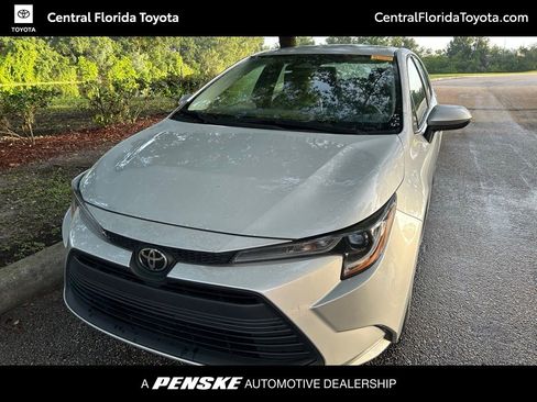Certified 2025 Toyota Corolla LE FWD image 1