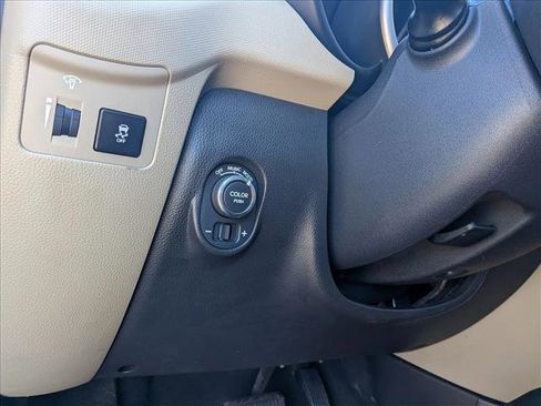 Used 2012 Kia Soul ! w/ Premium Pkg image 13