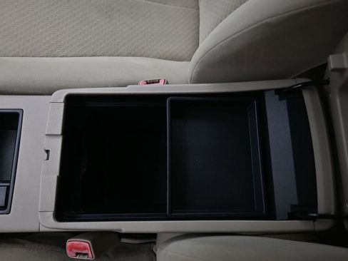Used 2009 Toyota Camry LE FWD image 17