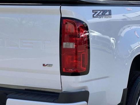 Used 2021 Chevrolet Colorado Z71 AWD/4WD image 11