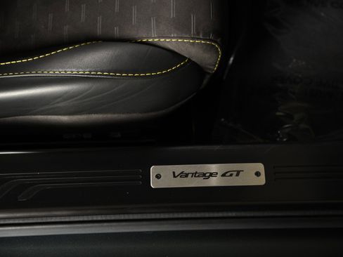 Used 2016 Aston Martin V8 Vantage GT RWD image 40