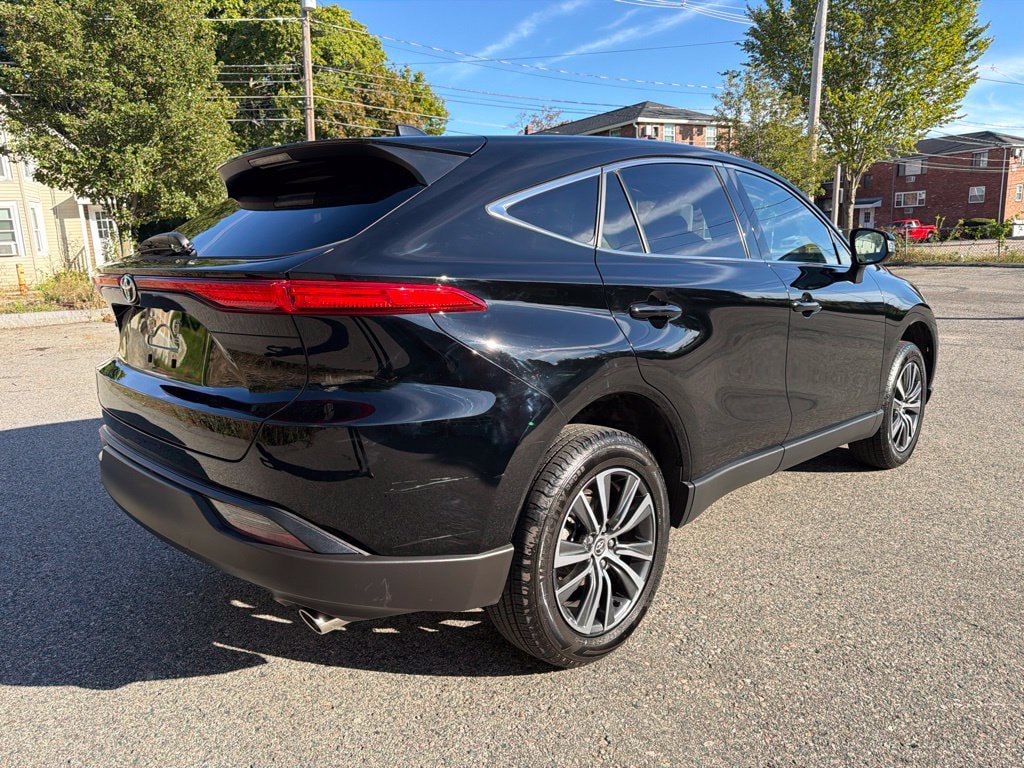 Used 2023 Toyota Venza LE AWD/4WD image 7