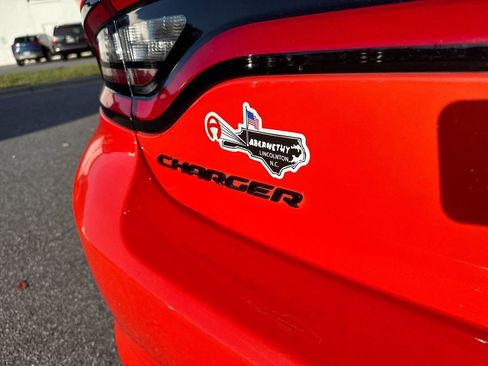 Used 2022 Dodge Charger SXT w/ Blacktop Package image 32