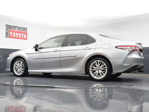 Used 2020 Toyota Camry XLE image 28