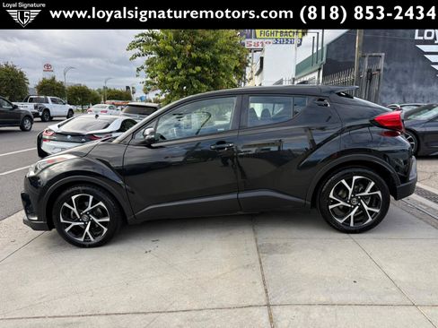 Used 2018 Toyota C-HR XLE FWD image 4