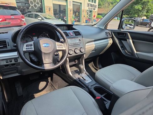 Used 2015 Subaru Forester 2.5i Premium w/ All-Weather Package AWD/4WD image 17