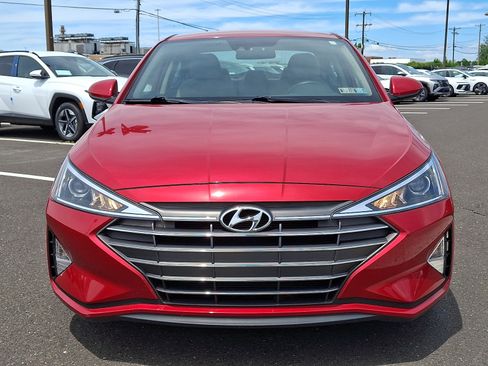 Used 2020 Hyundai Elantra SE w/ Winter Weather Package FWD image 2
