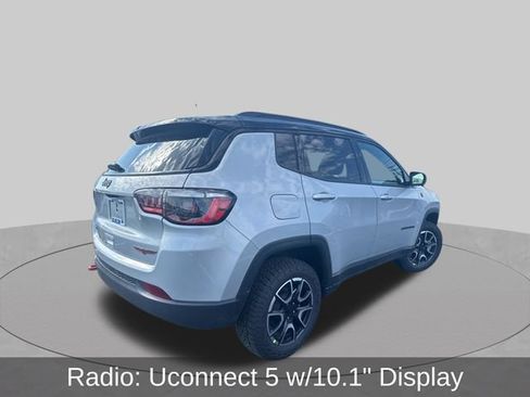 Used 2024 Jeep Compass Trailhawk w/ Trailhawk Convenience Group AWD/4WD image 4