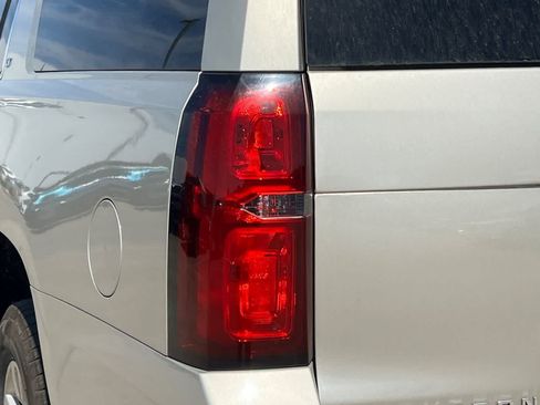 Used 2015 Chevrolet Suburban LT AWD/4WD image 13