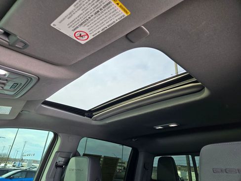 Used 2023 GMC Sierra 2500 Denali w/ Denali Ultimate Package image 26