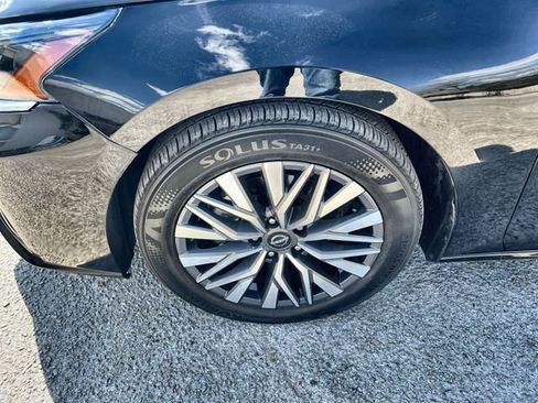 Used 2025 Nissan Altima 2.5 SV image 32