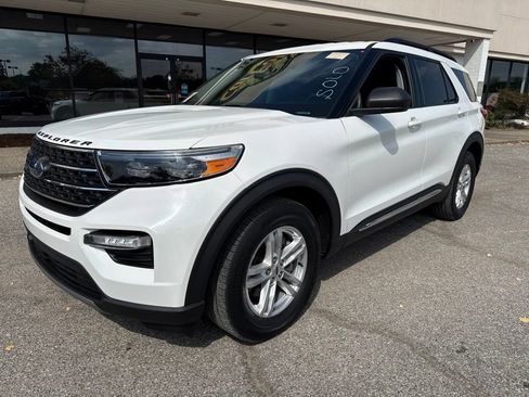 Used 2023 Ford Explorer XLT w/ Equipment Group 202A RWD image 7
