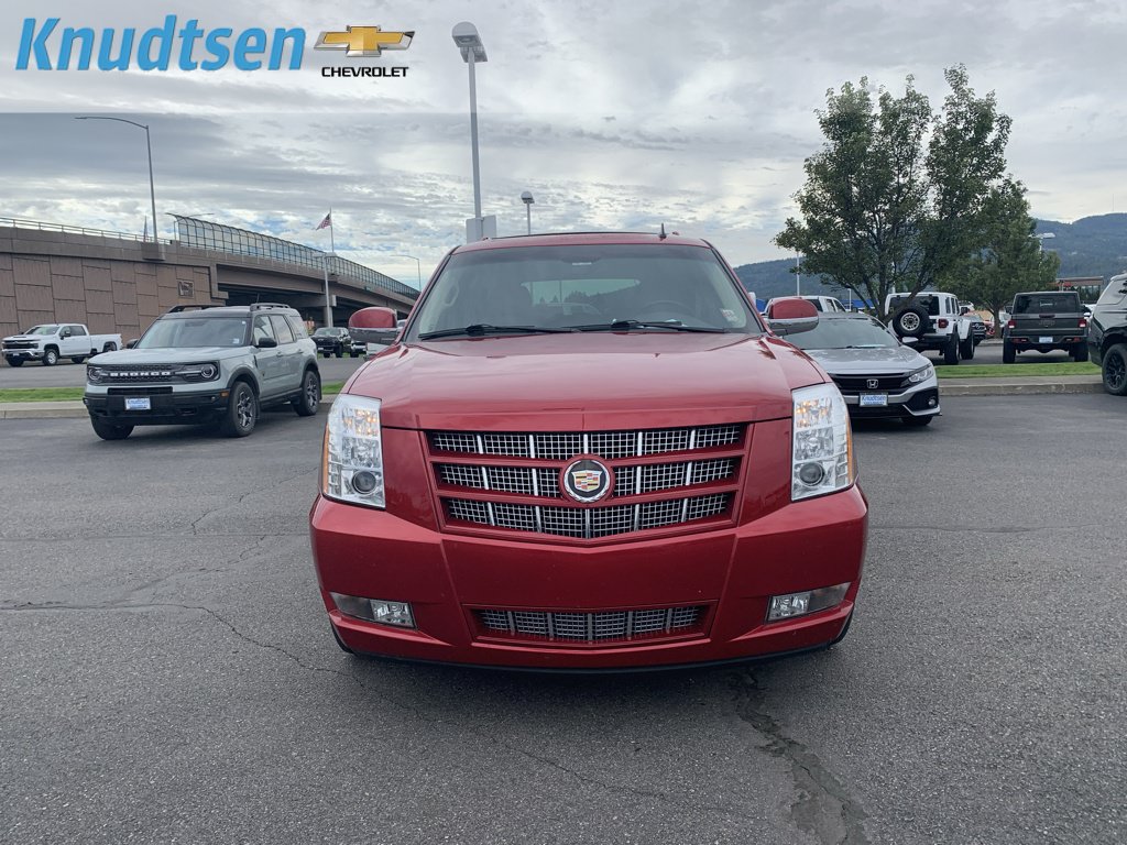 Used 2013 Cadillac Escalade Premium AWD/4WD image 2