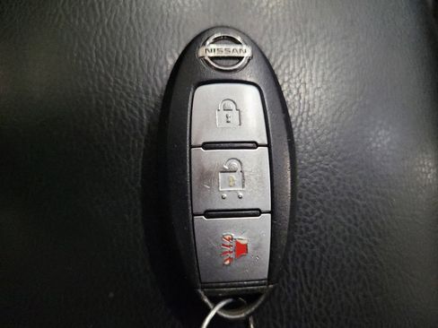 Used 2015 Nissan Rogue SV AWD/4WD image 32