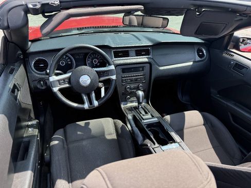 Used 2013 Ford Mustang Convertible RWD image 14