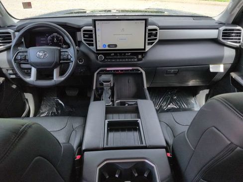 Used 2024 Toyota Tundra Limited AWD/4WD image 15