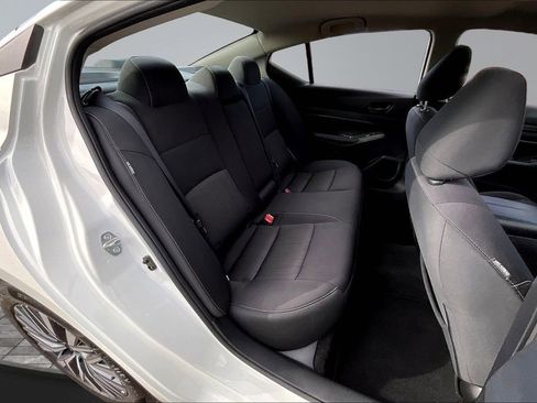 Used 2025 Nissan Altima 2.5 SV FWD image 25