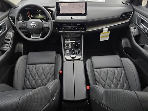 New 2026 Nissan Rogue Platinum image 16