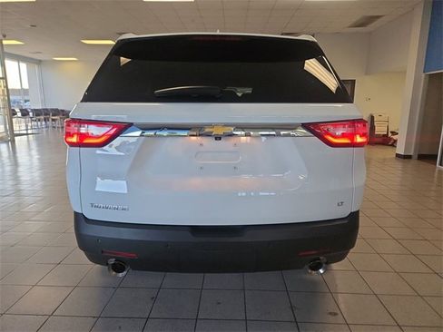 Used 2021 Chevrolet Traverse LT image 7