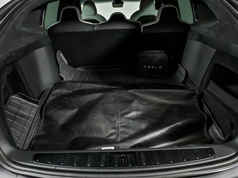 Used 2022 Tesla Model X image 13