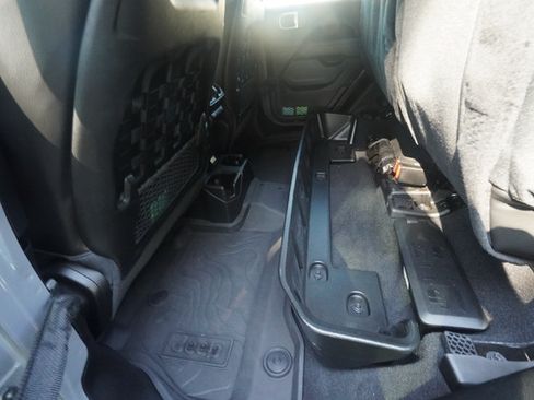 Used 2023 Jeep Gladiator Rubicon w/ LED Lighting Group AWD/4WD image 24
