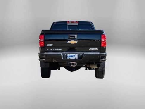 Used 2016 Chevrolet Silverado 2500 High Country w/ High Country Premium Package image 3