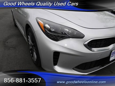 Used 2018 Kia Stinger Premium AWD/4WD image 10
