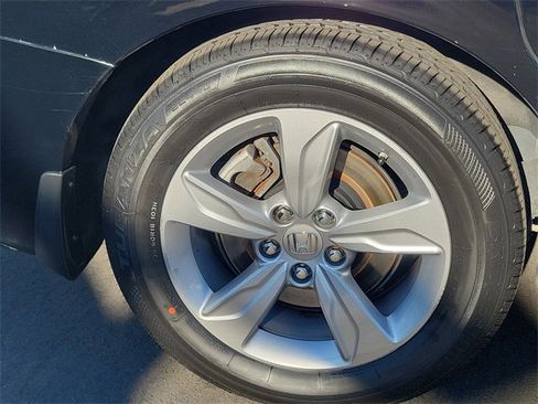 Certified 2018 Honda Odyssey EX-L image 6