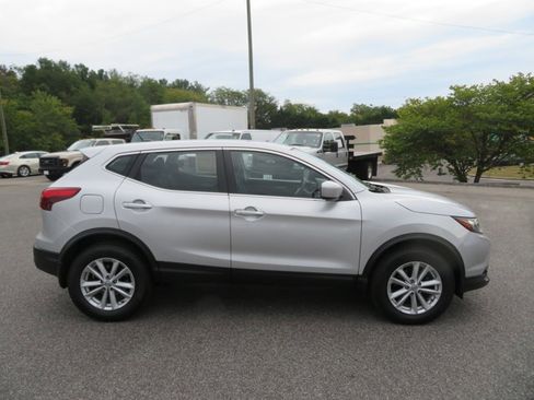 Used 2018 Nissan Rogue Sport S w/ S Appearance Package image 2