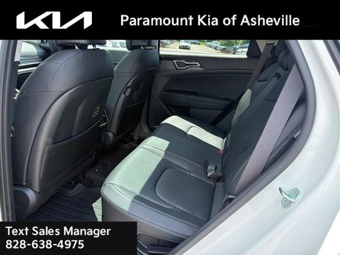Certified 2025 Kia Sportage EX w/ EX Premium Package AWD/4WD image 23