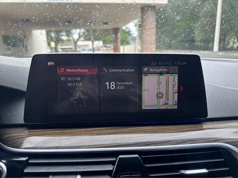 Used 2019 BMW 530e image 12