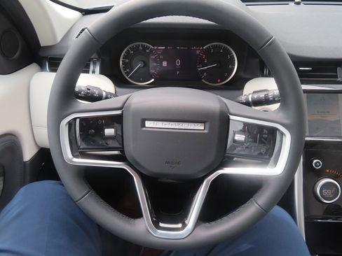 Used 2023 Land Rover Discovery Sport SE image 28