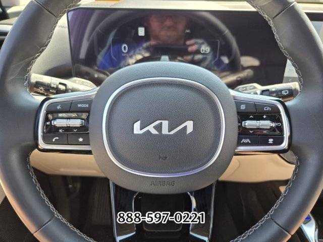 Used 2025 Kia Sorento SX FWD image 27
