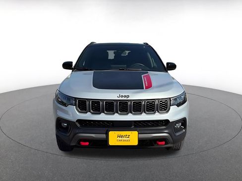 Used 2025 Jeep Compass Trailhawk AWD/4WD image 4