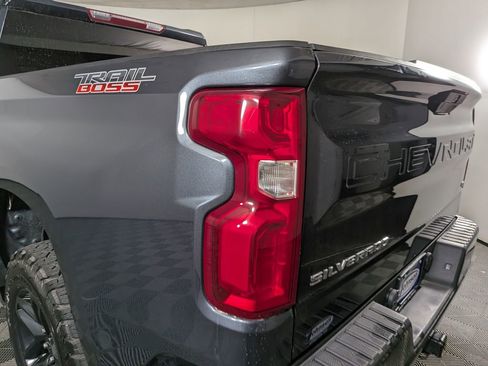 Used 2021 Chevrolet Silverado 1500 LT Trail Boss image 11