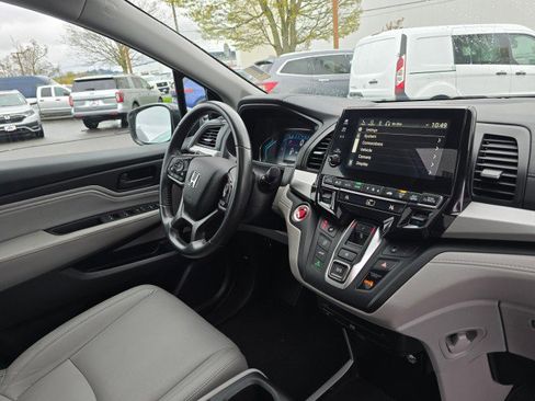 Used 2018 Honda Odyssey Touring image 10