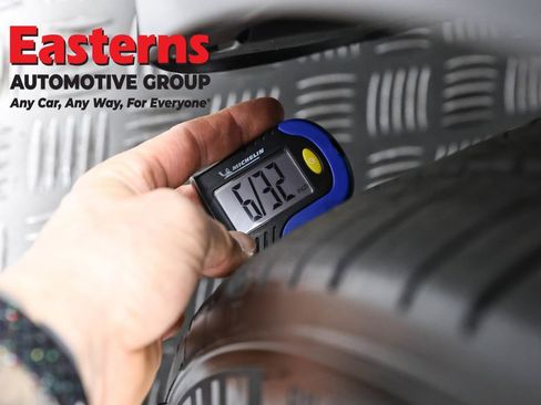 Used 2022 Tesla Model Y Long Range image 22