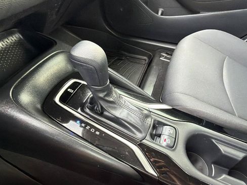 Used 2022 Toyota Corolla LE FWD image 28